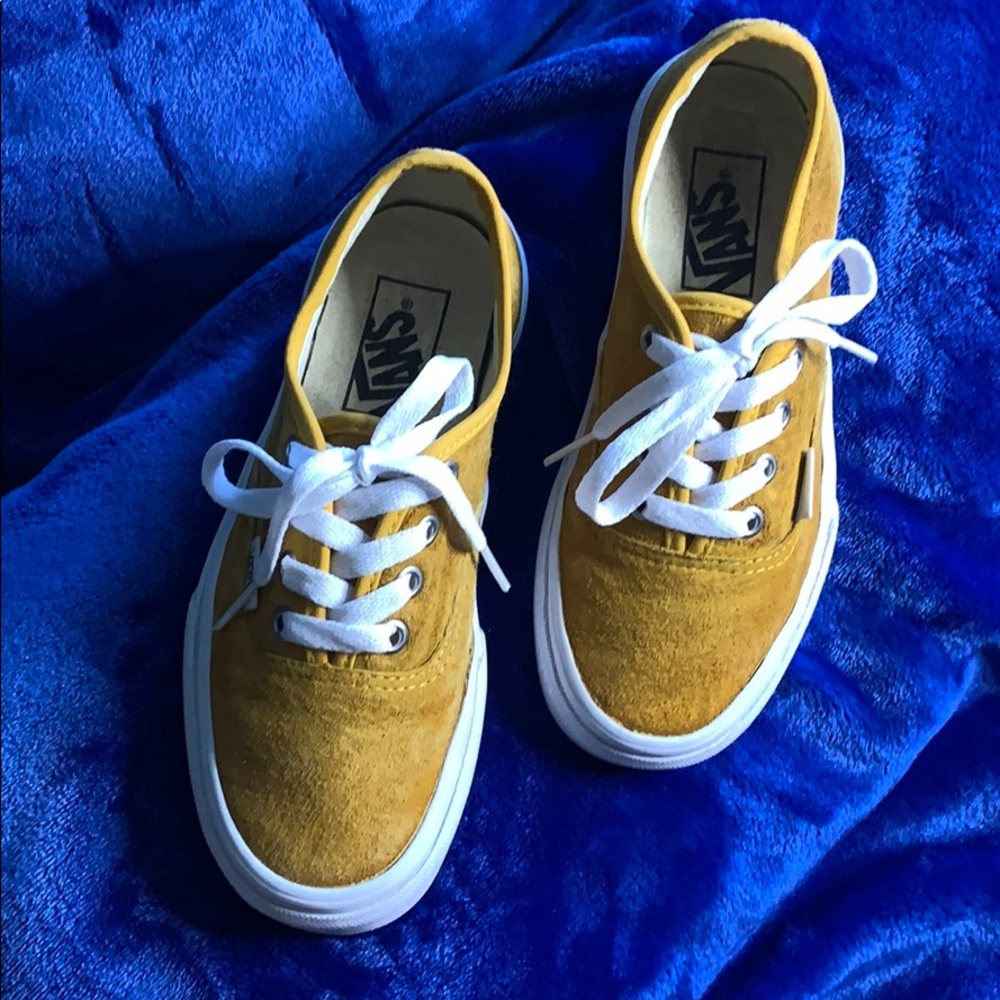 Mustard velvet woman vans